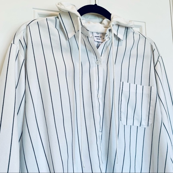 ❌DONATED❌ STYLEANDA KOREA White & Navy Pinstripes Long Sleeve Mock Hoodie - Picture 2 of 12